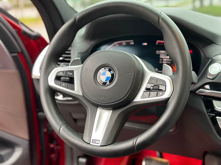 BMW X4 2020 car image #11