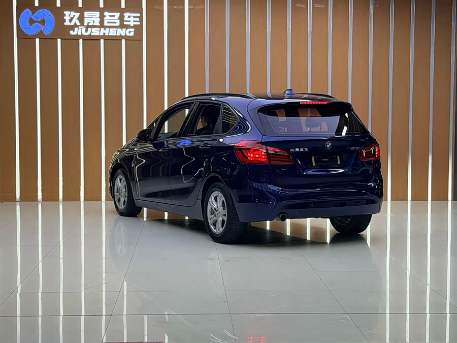 BMW 2 Series Tourer 2018 #11 BMW 2 Series Tourer 2018 صورة سيارة #11