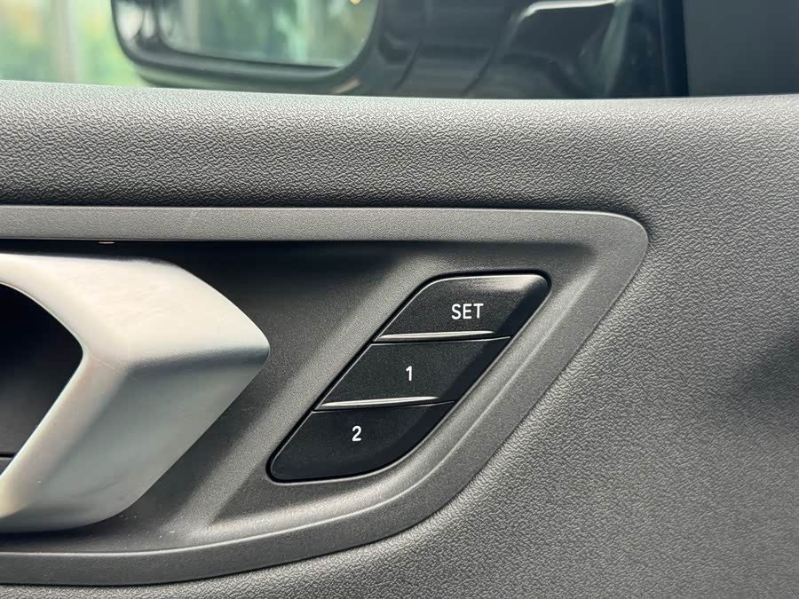 BMW 2 Series صورة سيارة #11