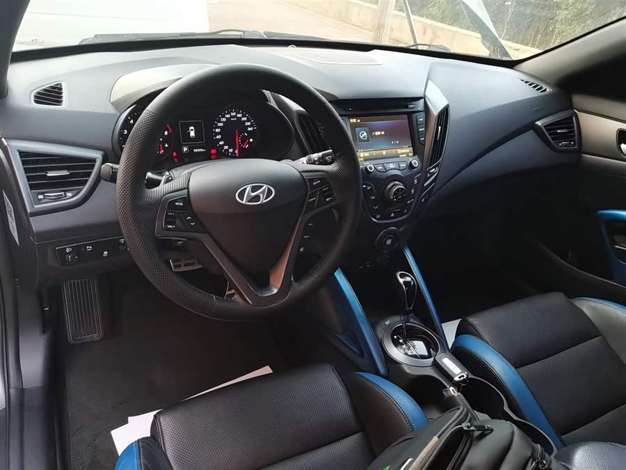 Hyundai Veloster 2015 #11 Hyundai Veloster 2015 car image #11