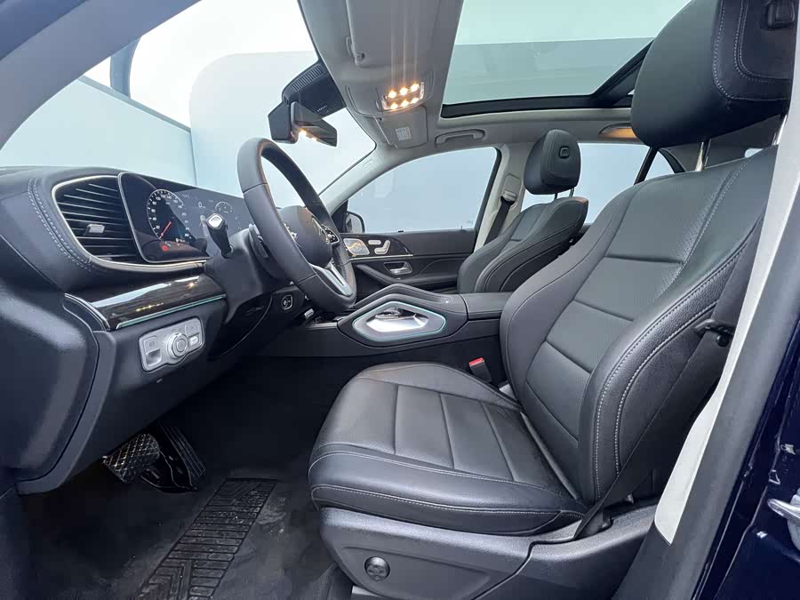 Mercedes-Benz GLE Class 2021 car image #11