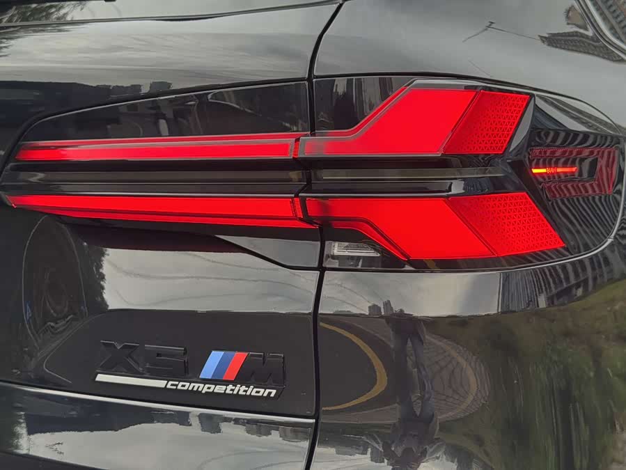 BMW X5 M 2024 car image #11