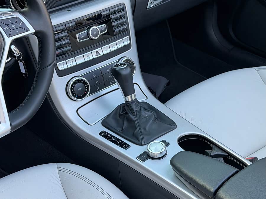 Mercedes-Benz SLK Class 2013 car image #11