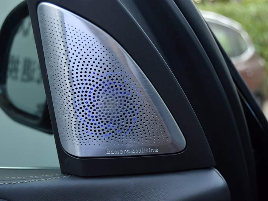 BMW X7 M60i 2023 immagine di auto #11