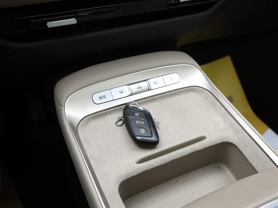 MG ES5 2024 imagen de coche #11
