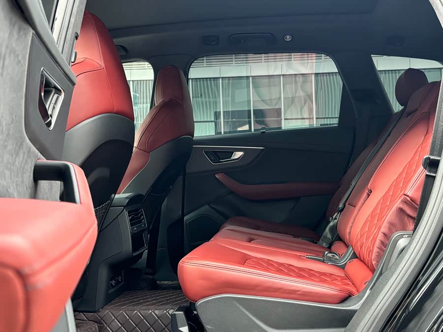 Audi SQ7 2024 изображение автомобиля #11