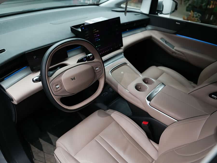 Xpeng X9 2025 صورة سيارة #11