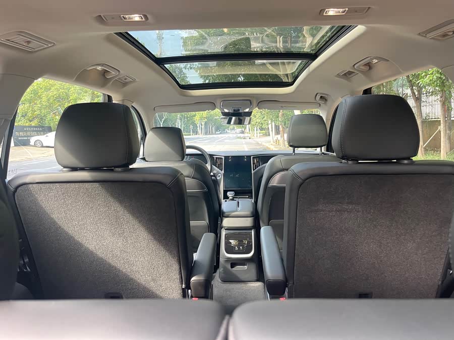 HongQi HS7 PHEV 2024 #11 HongQi HS7 PHEV 2024 car image #11