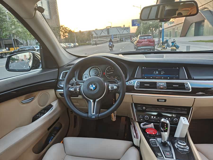 BMW 5 Series GT 2010 #11 BMW 5 Series GT 2010 immagine di auto #11