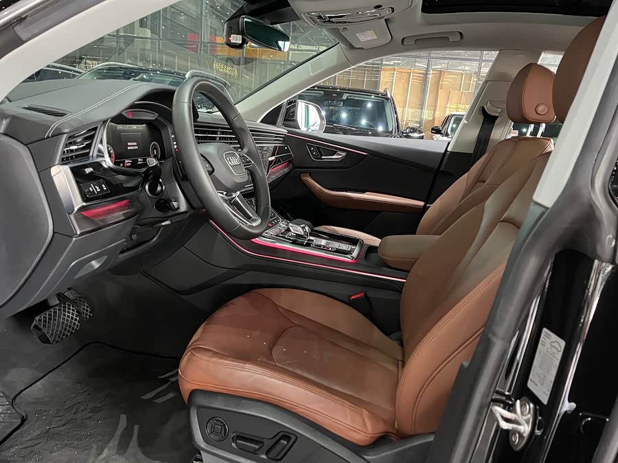 Audi Q8 2023 immagine di auto #11