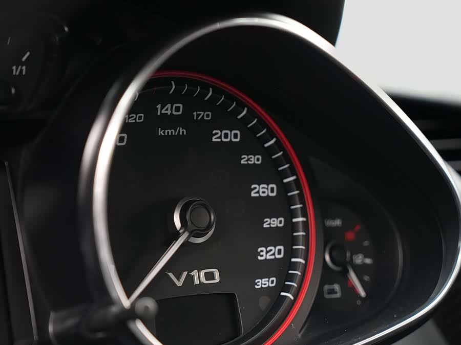 BMW 1 Series (Imported) 2014 car image #11