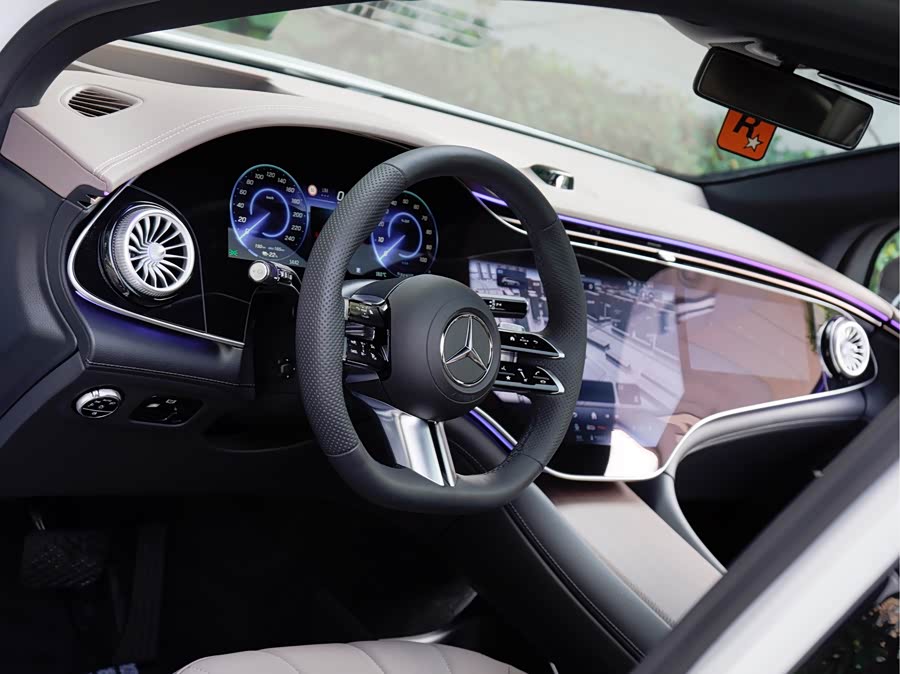 Mercedes-Benz EQE SUV 2025 immagine di auto #11