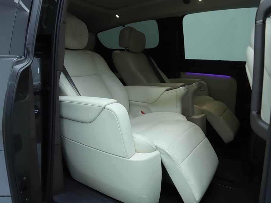 理想汽车 理想MEGA 2024 汽车图片 #11