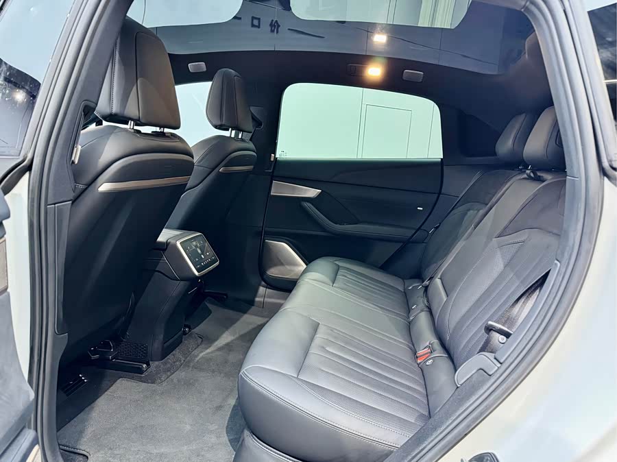 2024 car image #11
