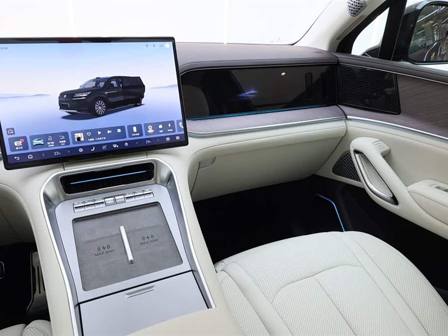 Denza N9 2025 car image #11