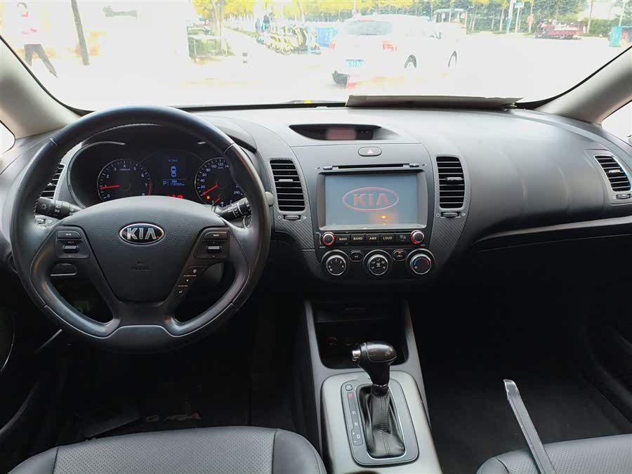 Kia Forte Koup 2014 car image #11