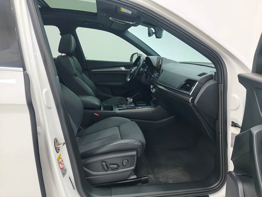 Audi Q5L Sportback 2021 car image #11