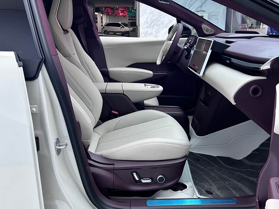 Zeekr X 2025 car image #11