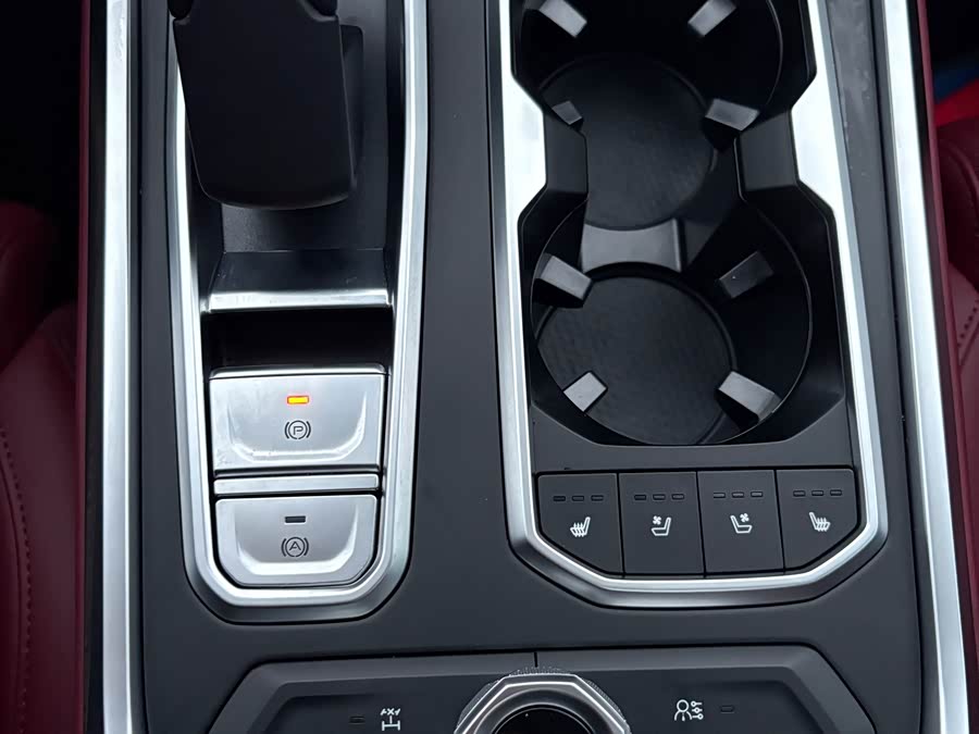 Tank 400 New Energy 2024 #11 Tank 400 New Energy 2024 car image #11