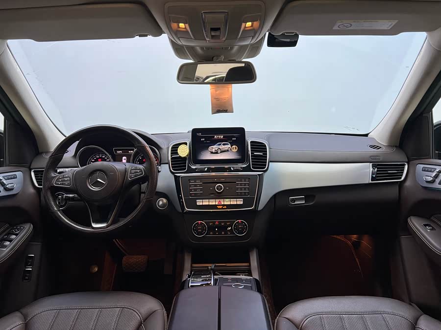 Mercedes-Benz GLS Class 2018 immagine di auto #11