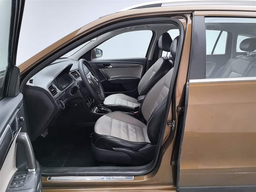Volkswagen Cross Lavida 2014 immagine di auto #11