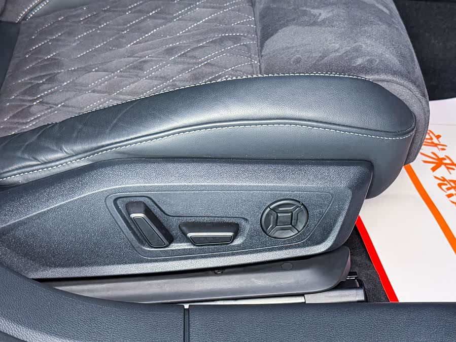 Audi A7L 2025 car image #11