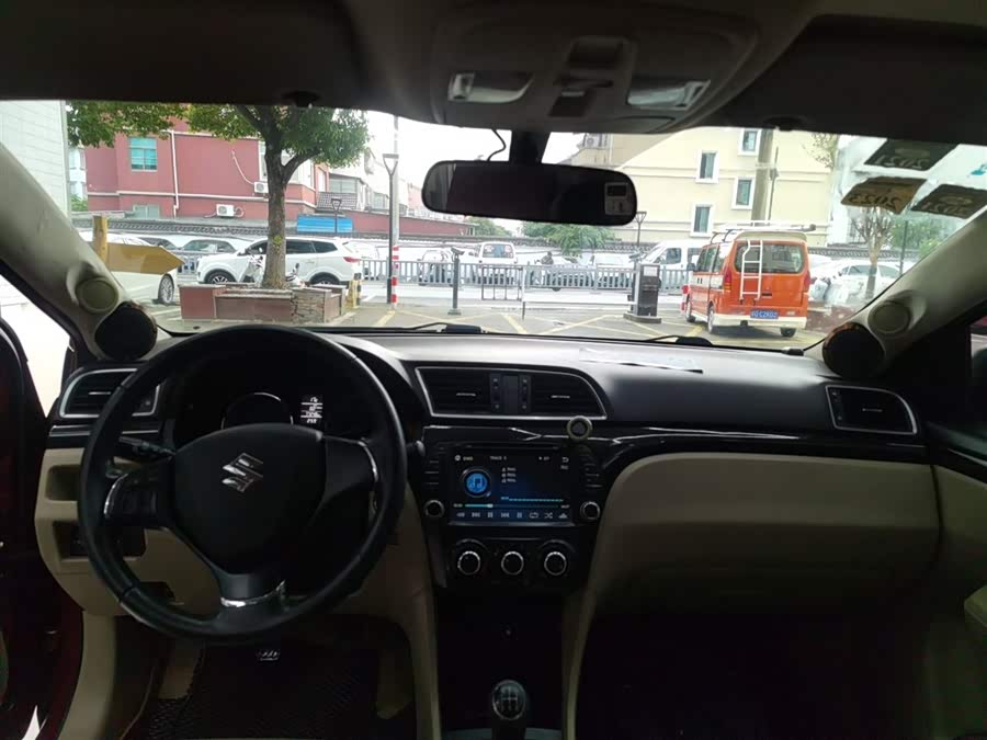 Suzuki Ciaz 2014 изображение автомобиля #11