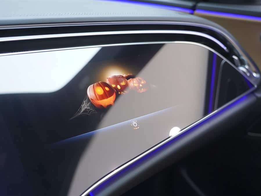 Mercedes-Benz E Class New Energy 2025 car image #11