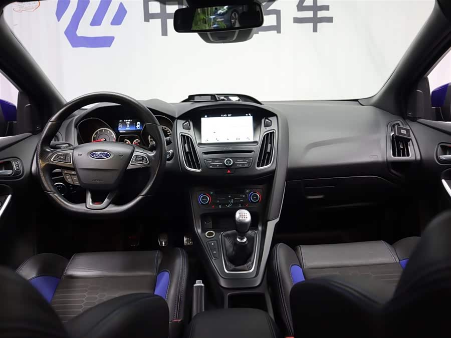 Ford Focus (Imported) 2017 #11 Ford Focus (Imported) 2017 صورة سيارة #11