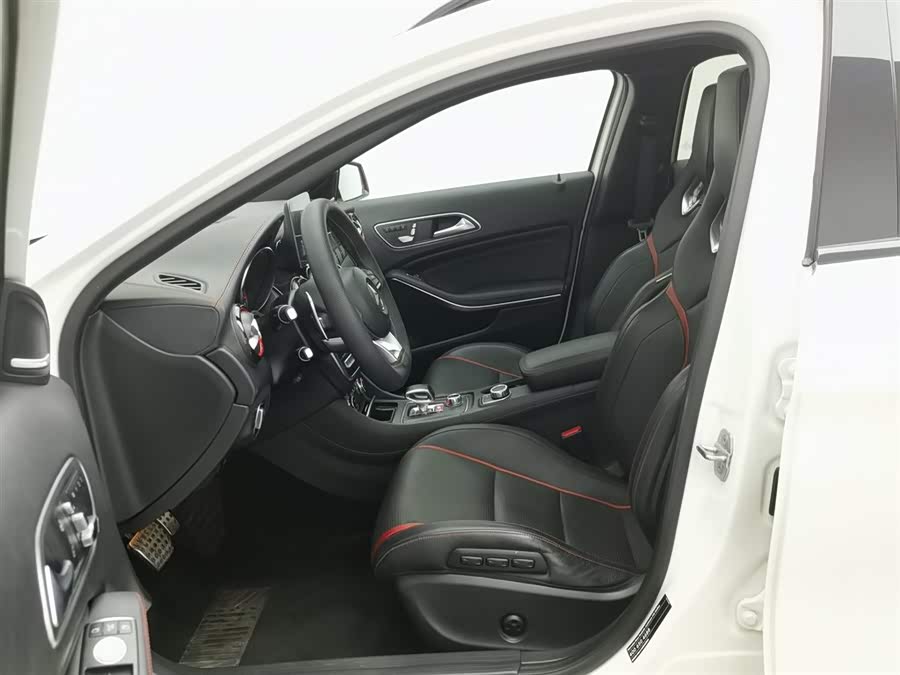 Mercedes-Benz GLA AMG 2018 car image #11