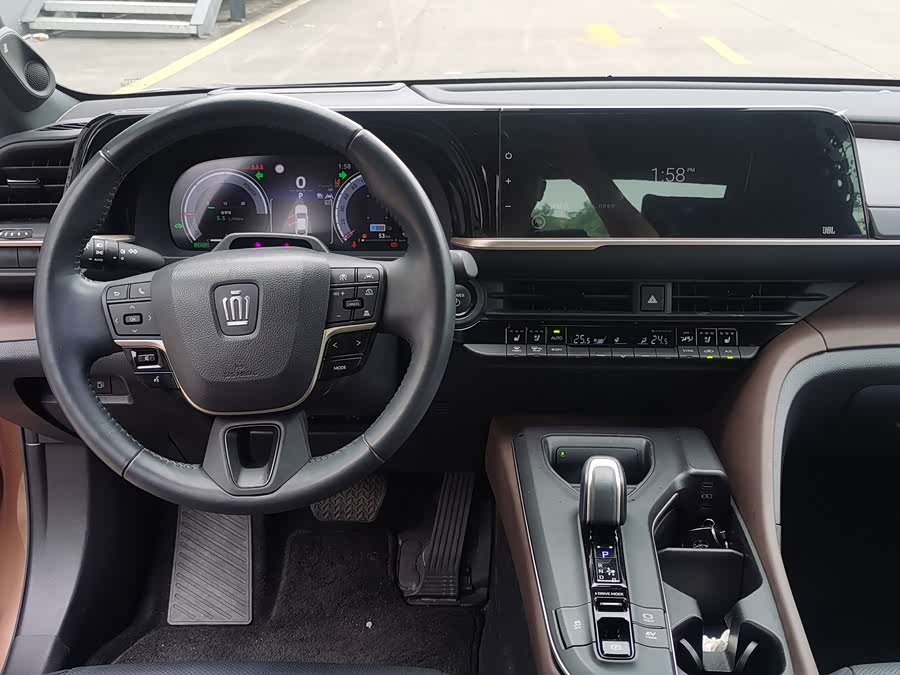 Toyota CrownSportCross 2023 صورة سيارة #11