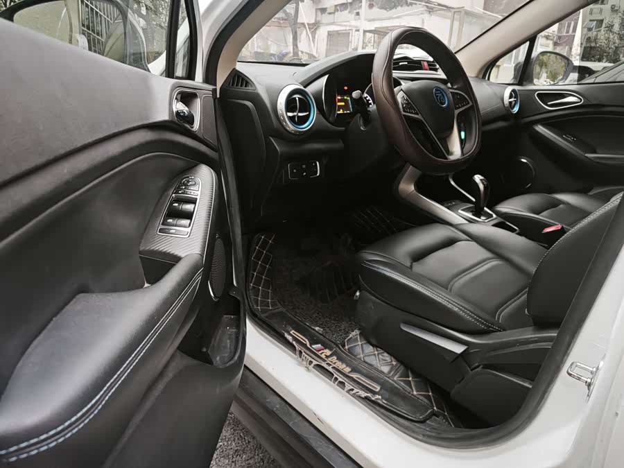 BYD Yuan New Energy 2019 car image #11