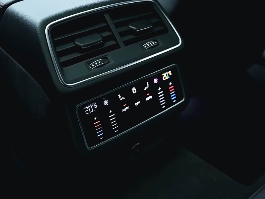 Audi S7 2024 imagem de carro #11