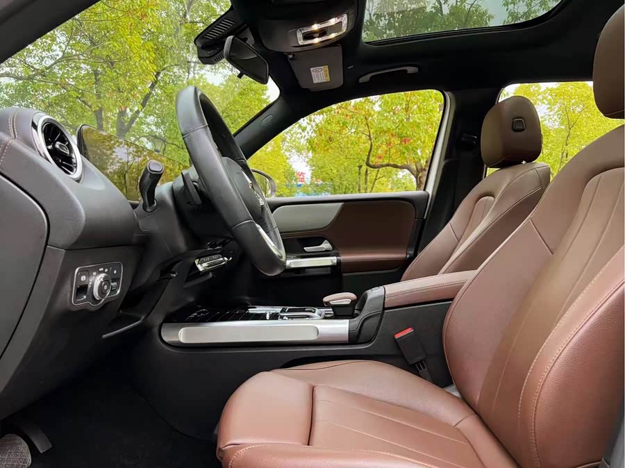 Mercedes-Benz GLB Class 2022 car image #11