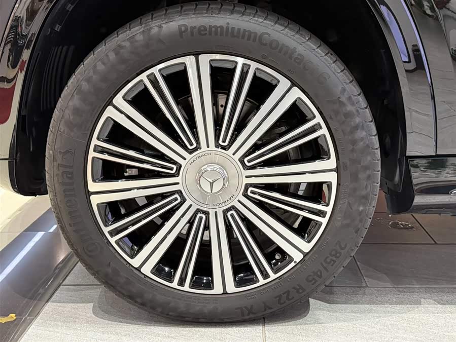 Mercedes-Benz Maybach GLS 2024 car image #11