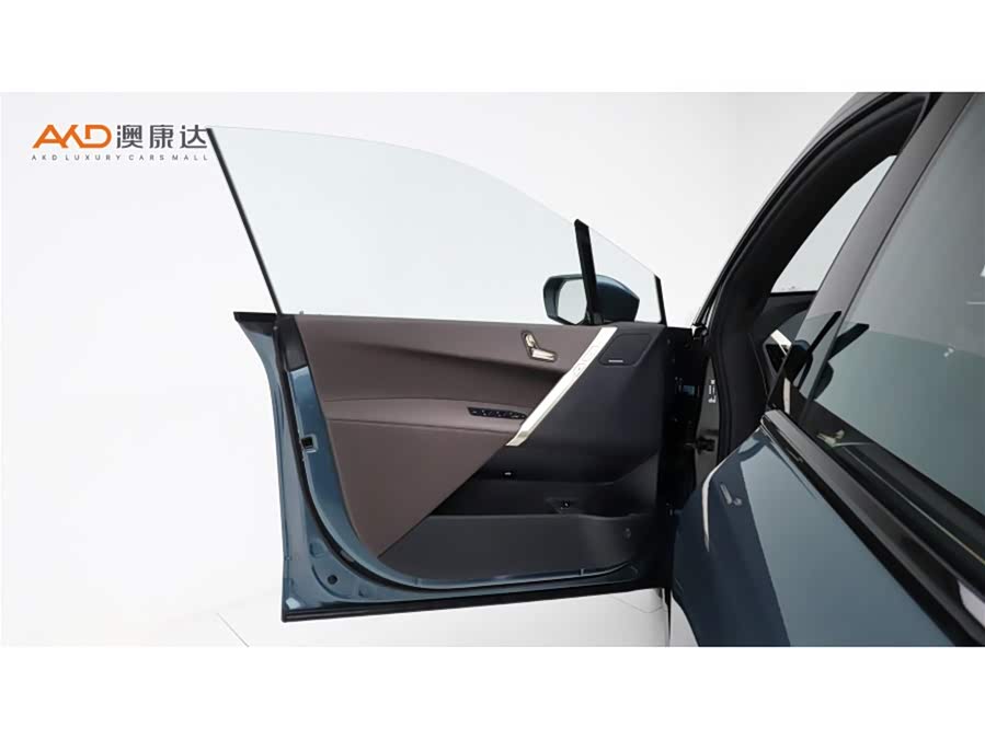 BMW iX 2023 car image #11