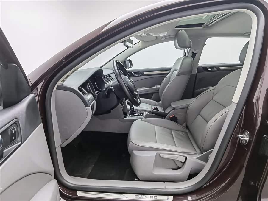Skoda Superb 2014 car image #11