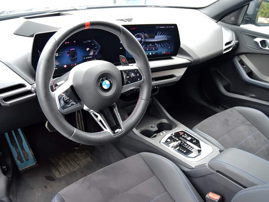 BMW M235L صورة سيارة #11