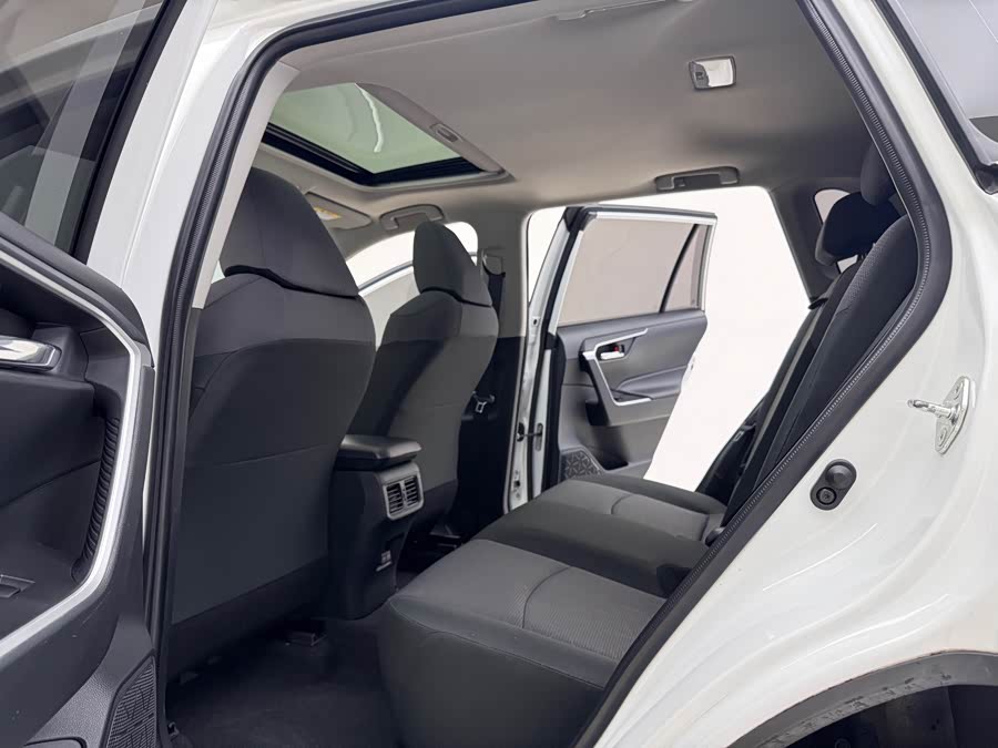 Toyota RAV4 2021 #11 Toyota RAV4 2021 car image #11