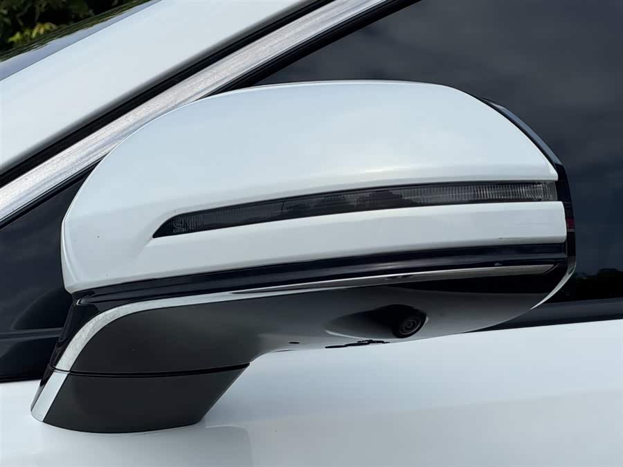 2022 car image #11