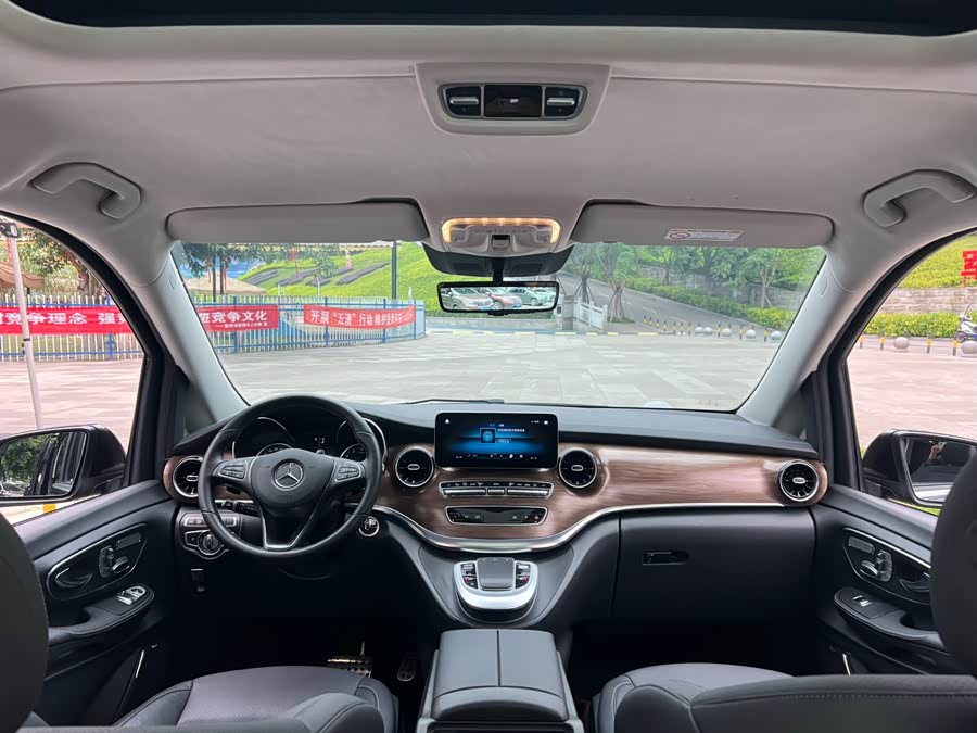 Mercedes-Benz V Class 2022 #11 Mercedes-Benz V Class 2022 car image #11