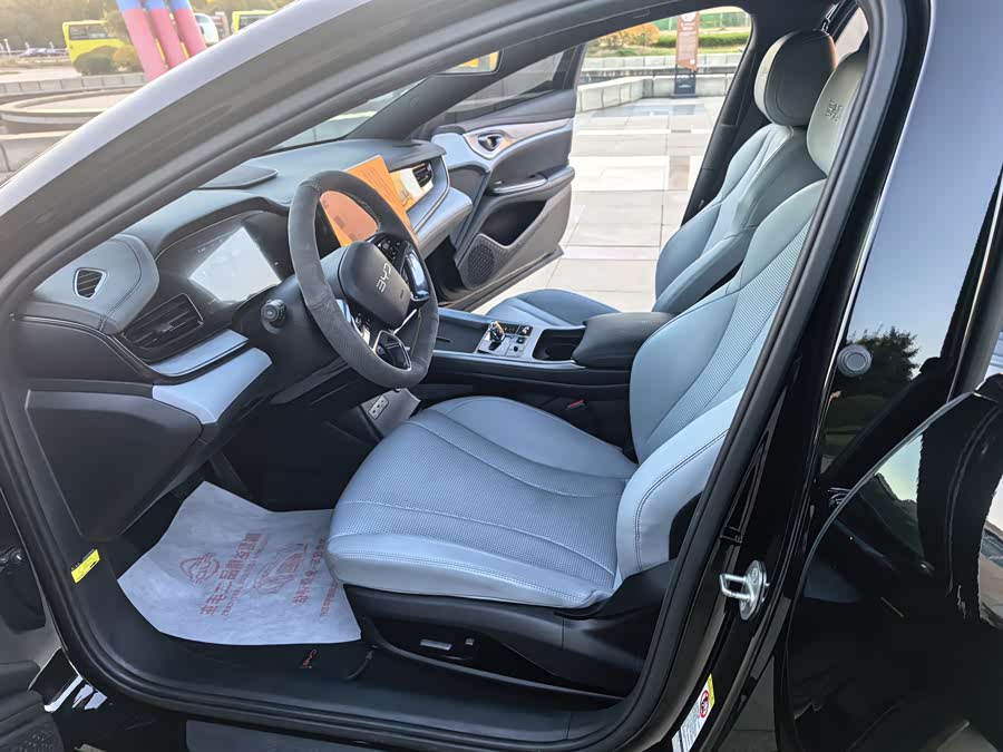 BYD Seal 2023 car image #11