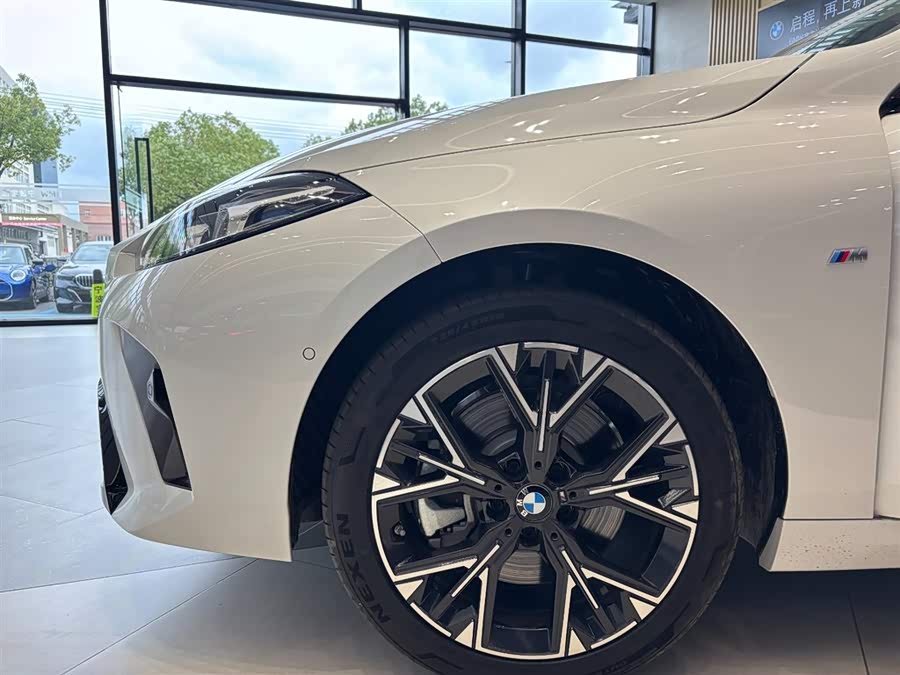 BMW 2 Series car image #11