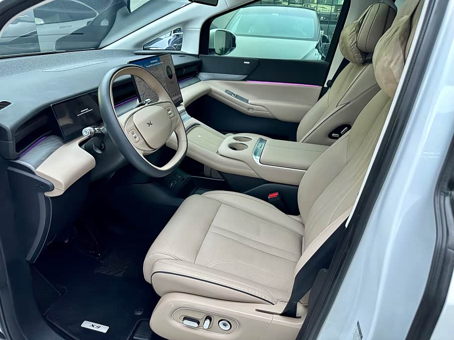 Xpeng X9 2024 immagine di auto #11