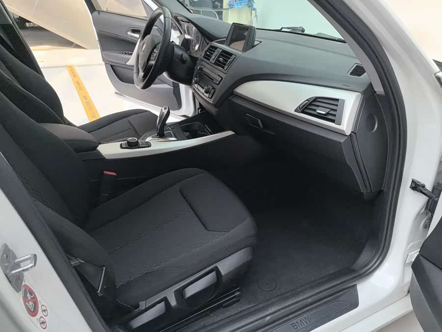 BMW 1 Series (Imported) 2015 car image #11