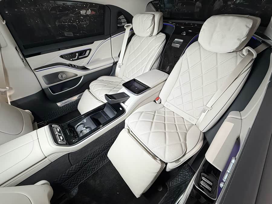 Mercedes-Benz Maybach S Class 2023 car image #11
