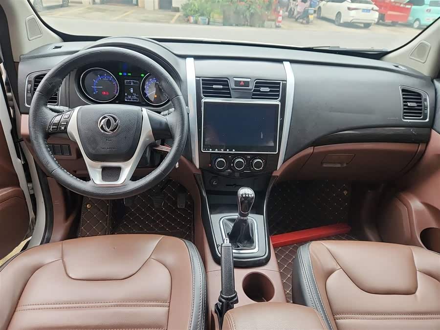 Forthing SX6 2016 car image #11