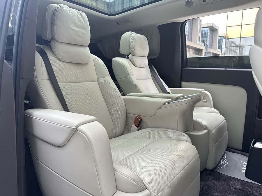 理想汽车 理想MEGA 2024 汽车图片 #11