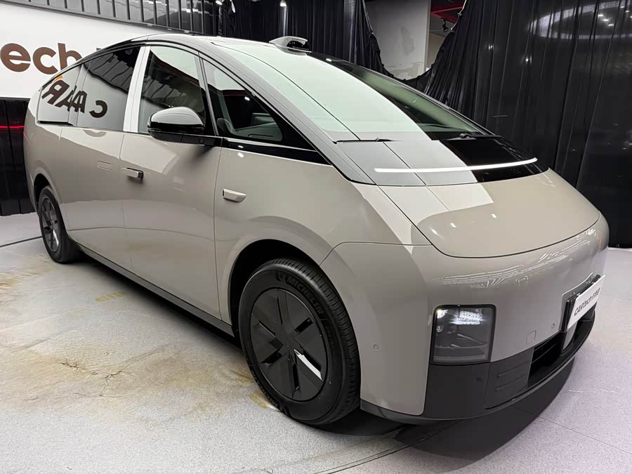 理想汽车 理想MEGA 2024 汽车图片 #11