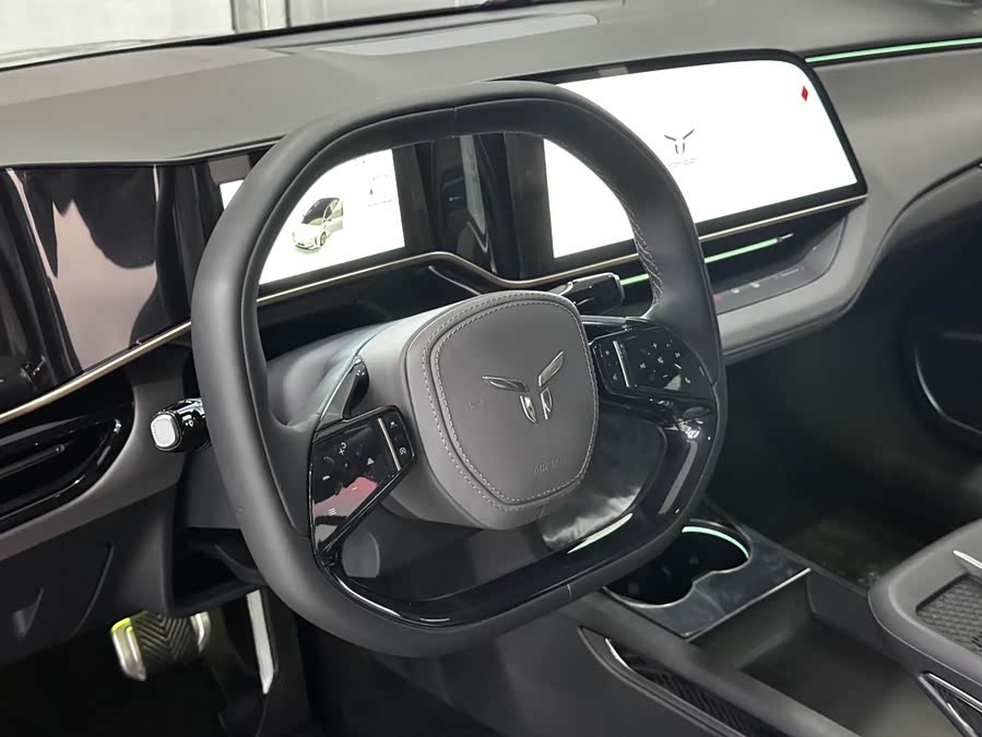 HongQi EH7 2024 #11 HongQi EH7 2024 car image #11